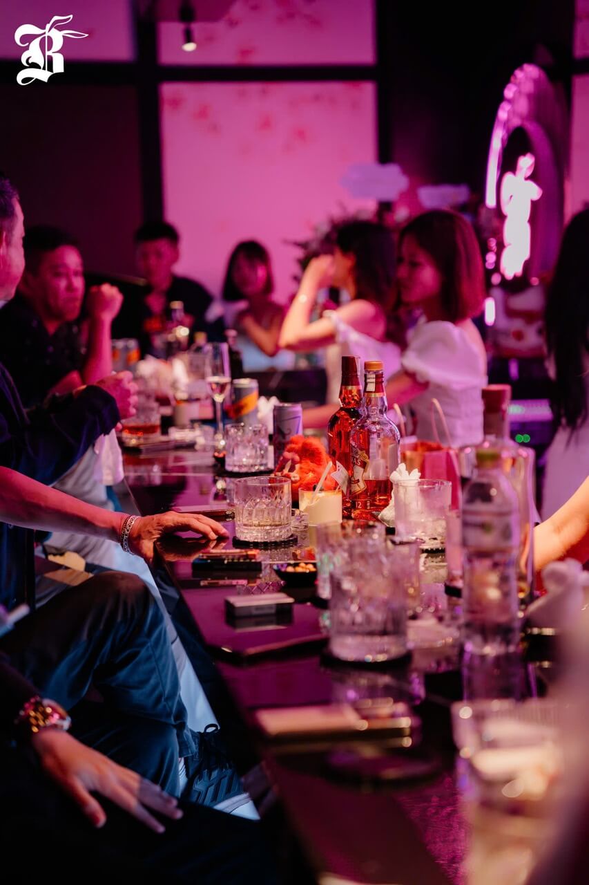 ダナン,カラオケ,Bunnybar,バニーバー,日本語,バー,女の子