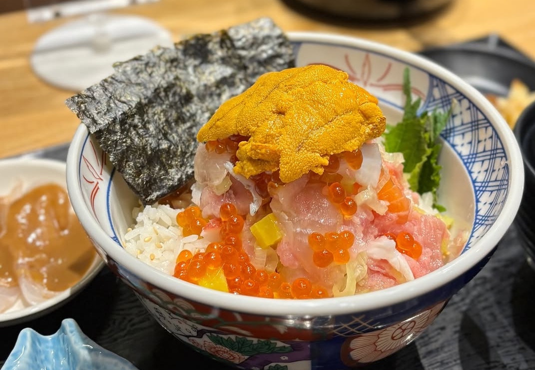 ホーチミン,レタントン,海鮮丼,和食,丼,デリバリー,寿司,刺身,