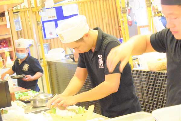 ホーチミン,居酒屋,日本食,安い,ランチ,おすすめ,満マル,マンマル,まんまる