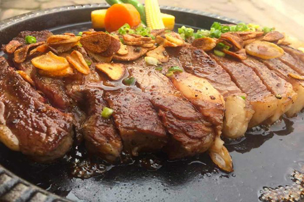 ハノイ,ステーキ,ハンバーグ,なり,也,日本食