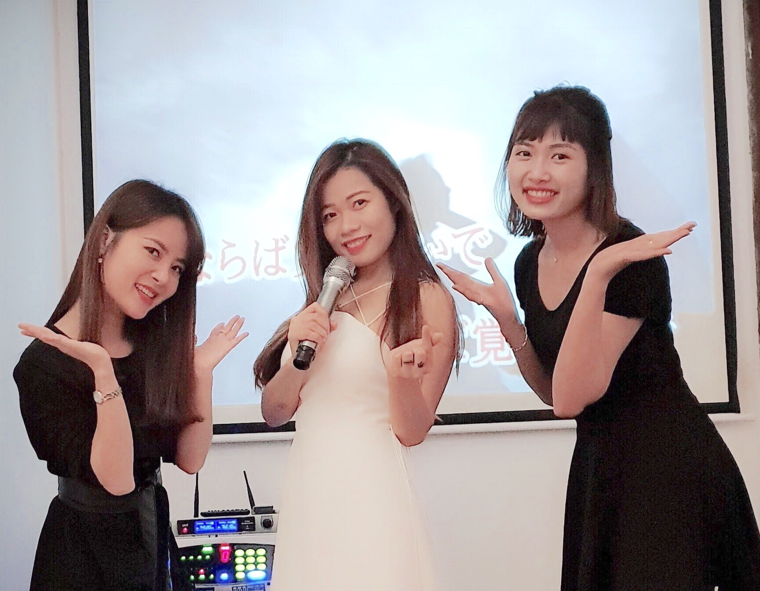 Karen,ハノイ,ハイバーチュン,ガールズバー,カラオケ,日本語