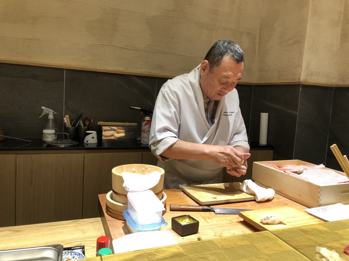 ホーチミン,鮨,寿司,日本食,牡蠣,オイスターバー,鮨清水