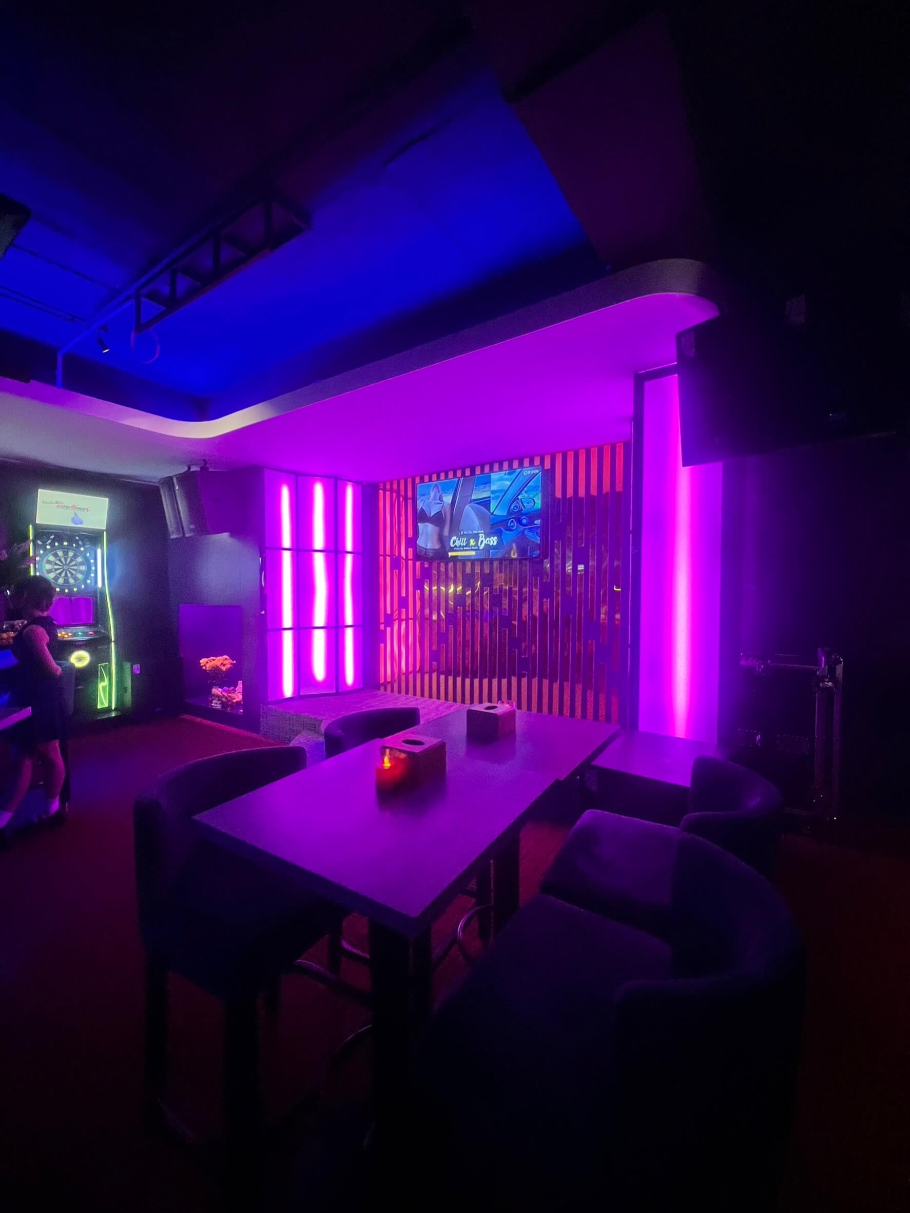 ハノイ,リンラン,6バー,sixbar,ガールズバー,カラオケ,ベトナム
