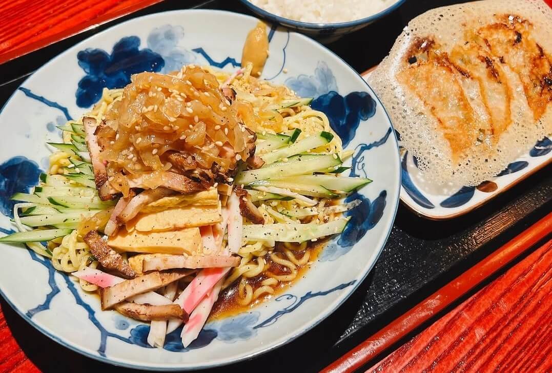 ホーチミン,レタントン,えびす,えびす番外,餃子,焼き鳥,個室,