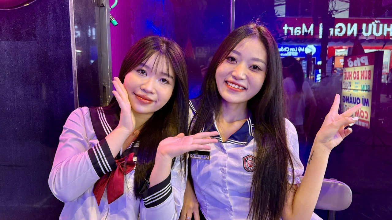 ダナン,ガールズバー,スロアフロ,GOD,女の子,キャバクラ,,,