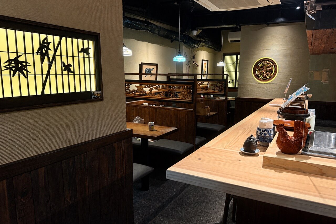 とりきんの店内カウンター